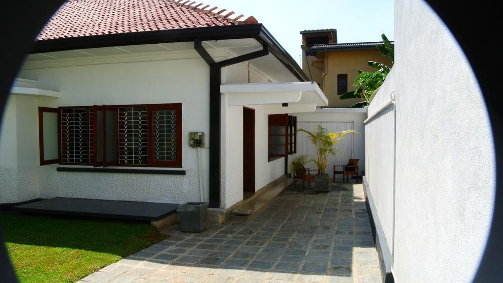 "27" Spathodea- Oasis In The City Kolombo Bagian luar foto