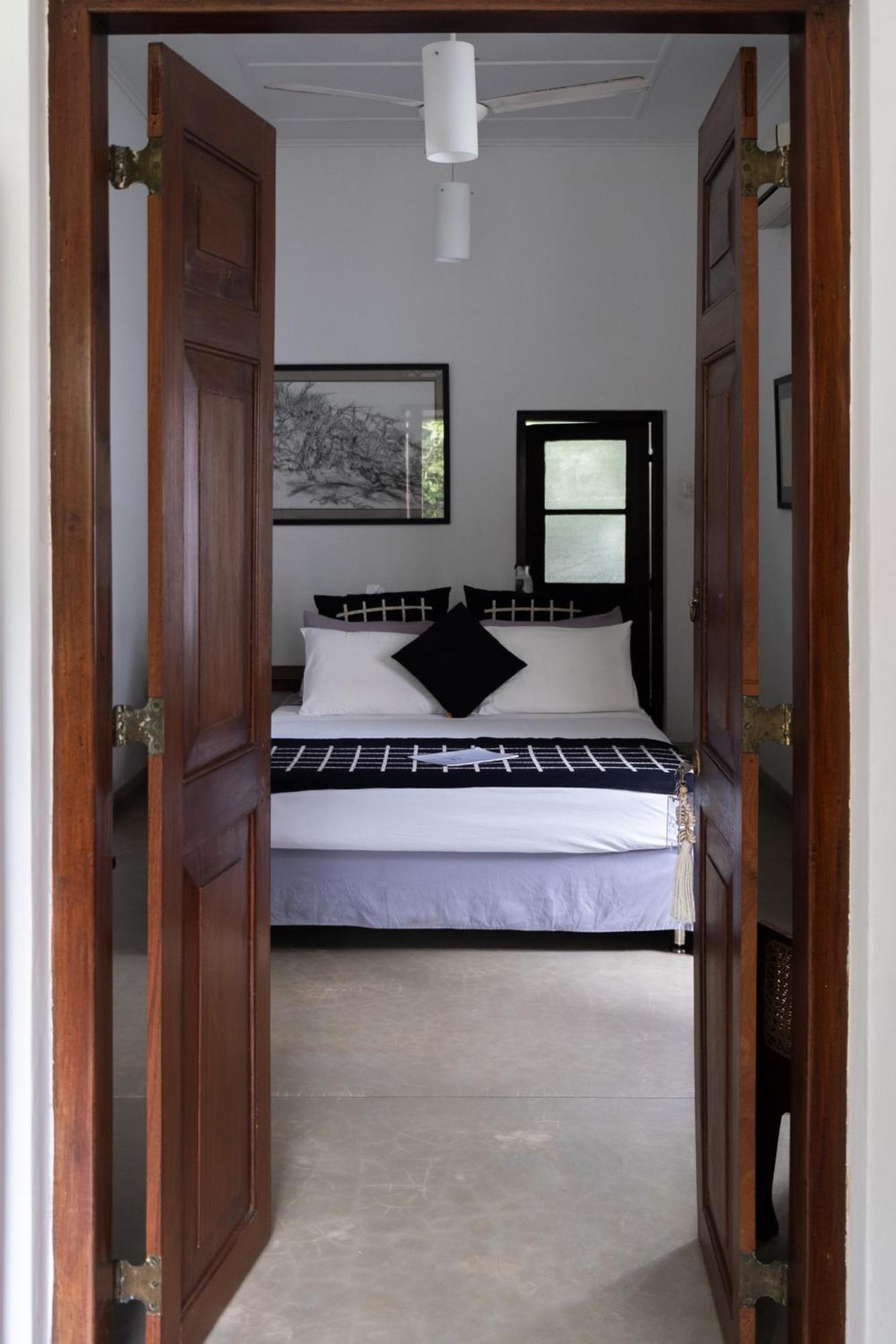 "27" Spathodea- Oasis In The City Kolombo Bagian luar foto